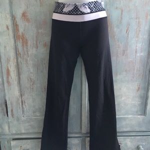 Used Reversible Lululemon Black Yoga Flare Size 4